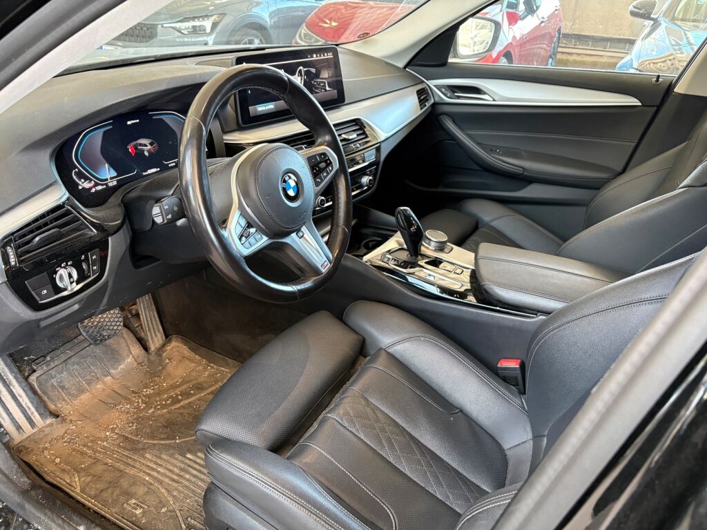 BMW 530 2021 Musta