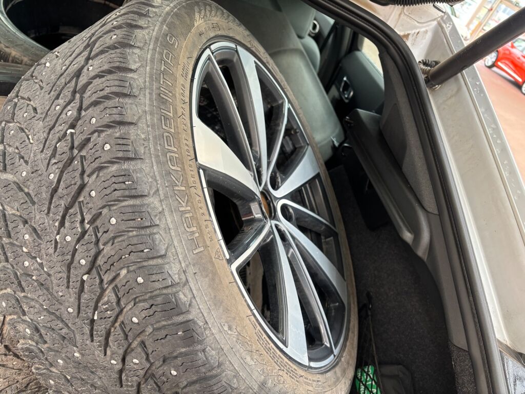 Polestar 2 2021 Harmaa