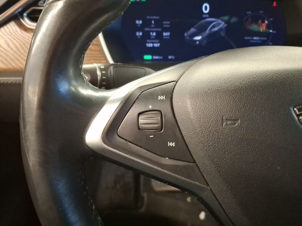 Tesla Model X 2017 Musta