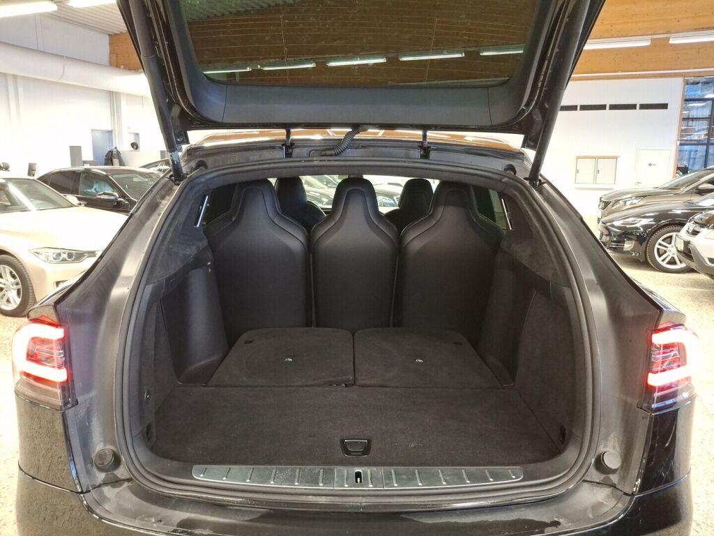 Tesla Model X 2017 Musta