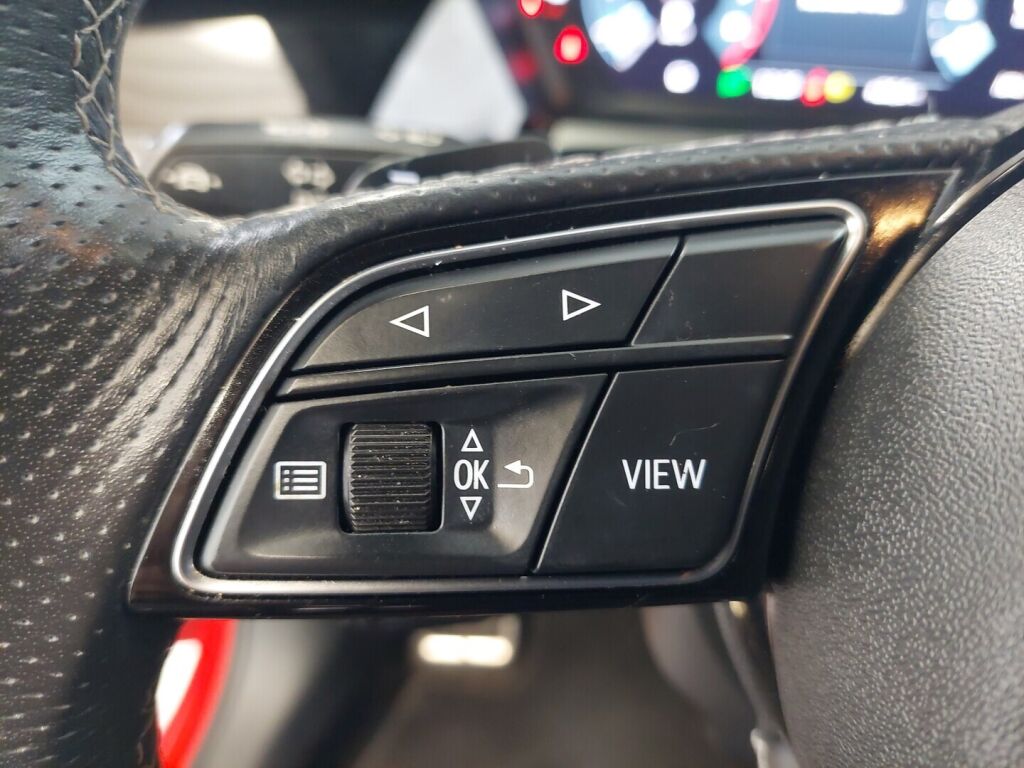 Audi A3 2021 Punainen