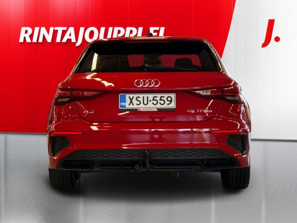 Audi A3 2021 Punainen