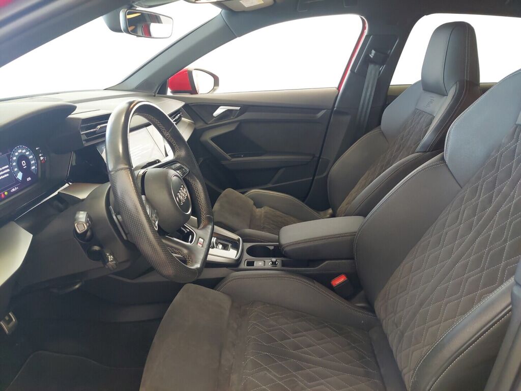 Audi A3 2021 Punainen