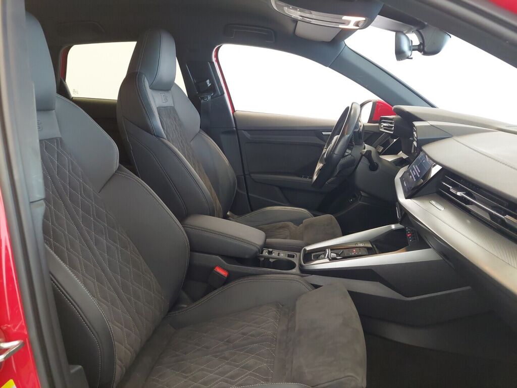 Audi A3 2021 Punainen