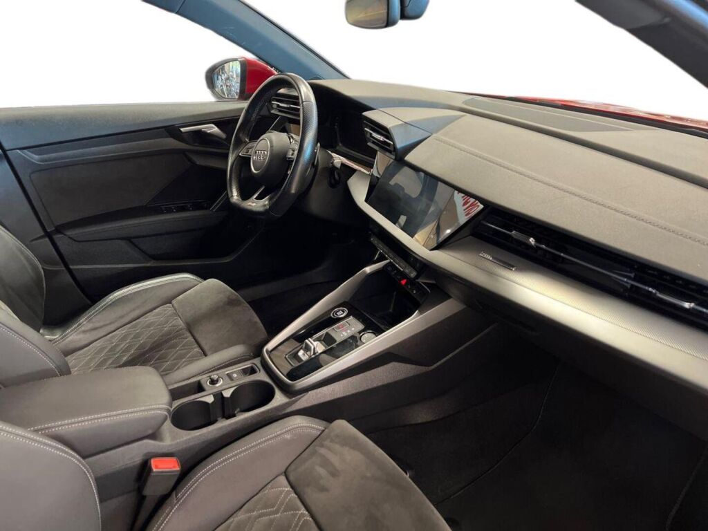 Audi A3 2021 Punainen