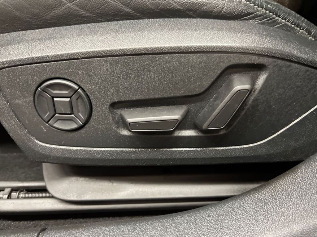 Audi A3 2021 Punainen
