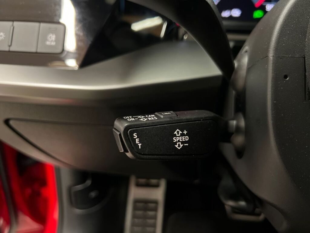 Audi A3 2021 Punainen