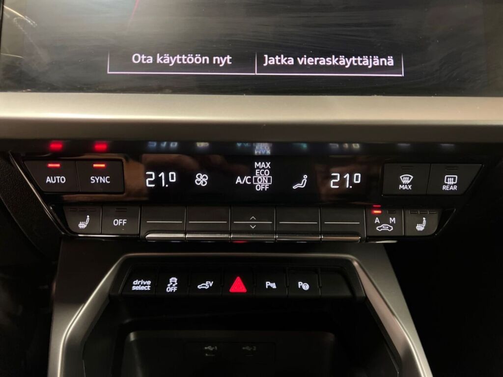 Audi A3 2021 Punainen