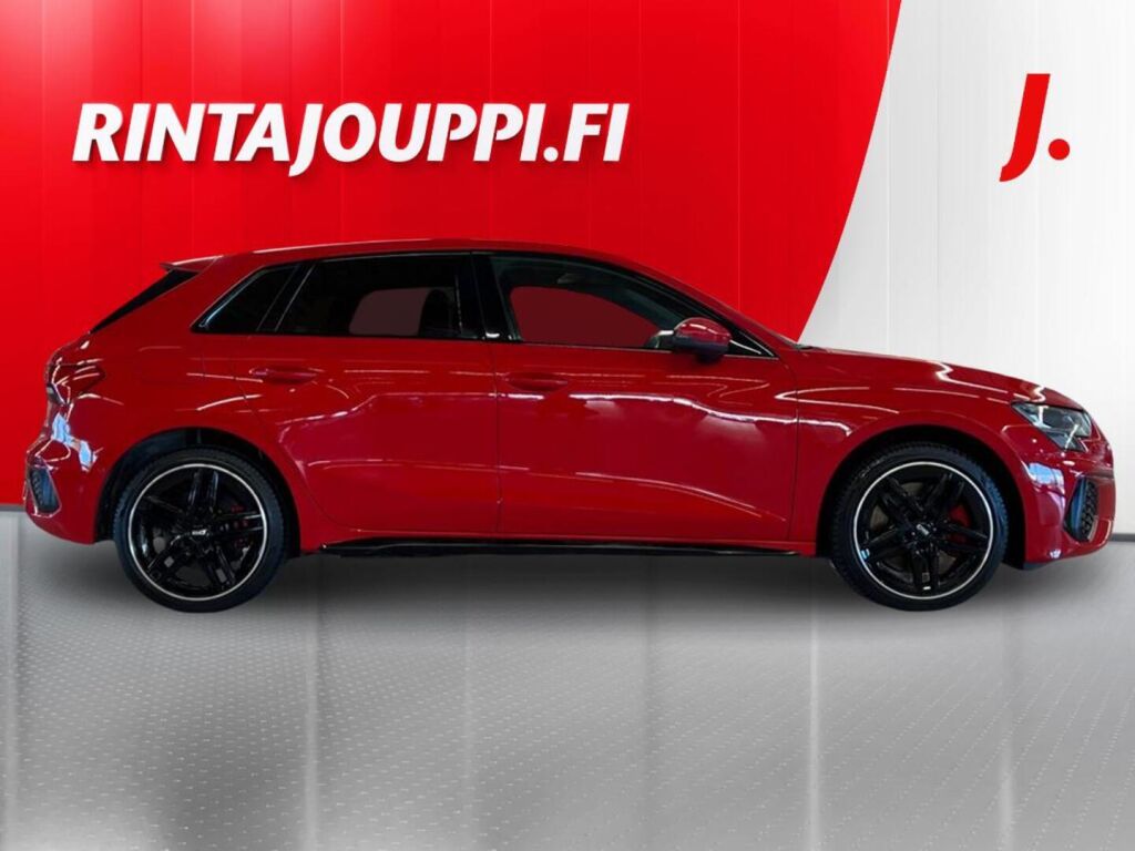 Audi A3 2021 Punainen
