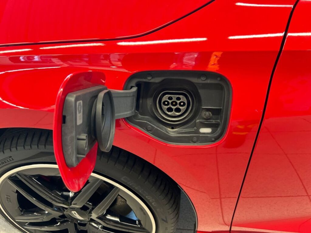 Audi A3 2021 Punainen