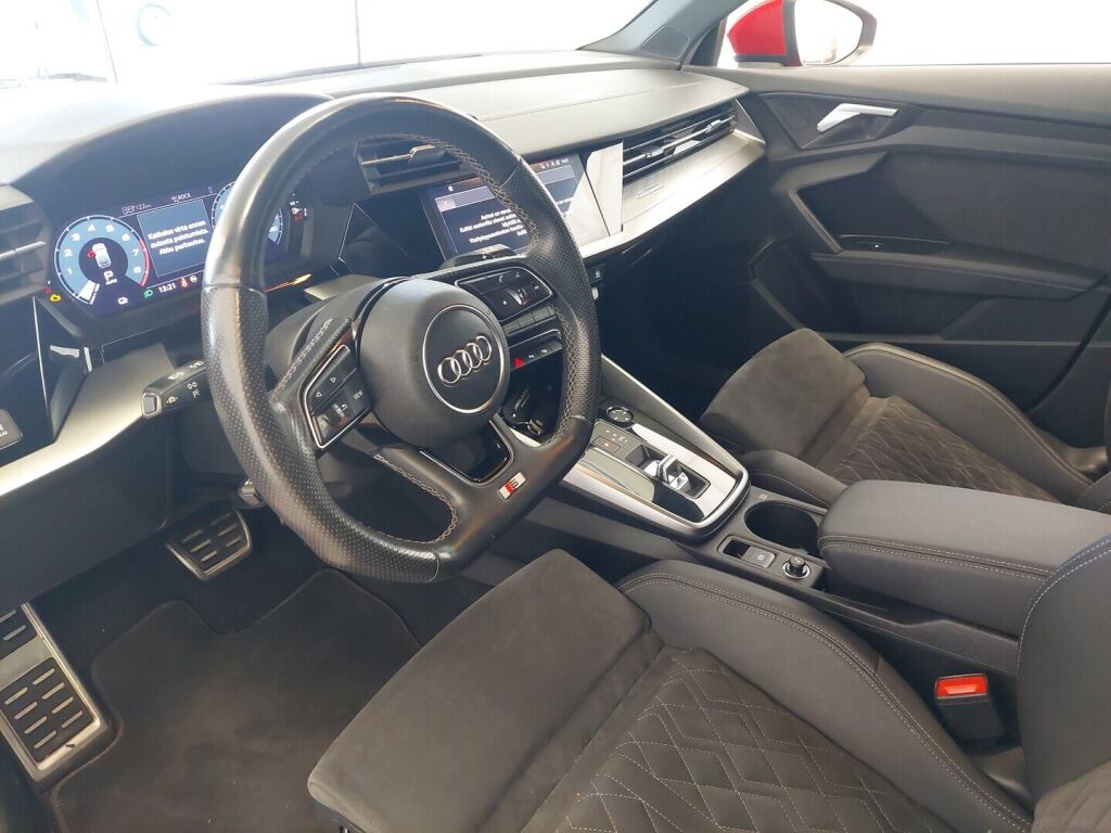 Audi A3 2021 Punainen