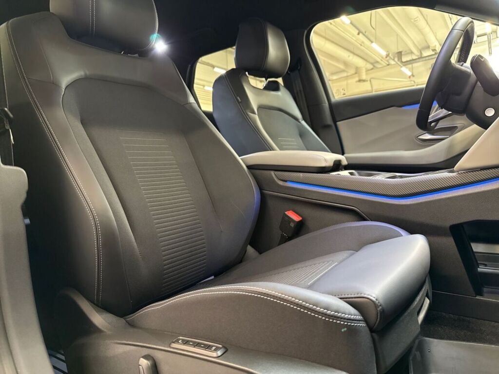 Ford Capri 2026 Sininen