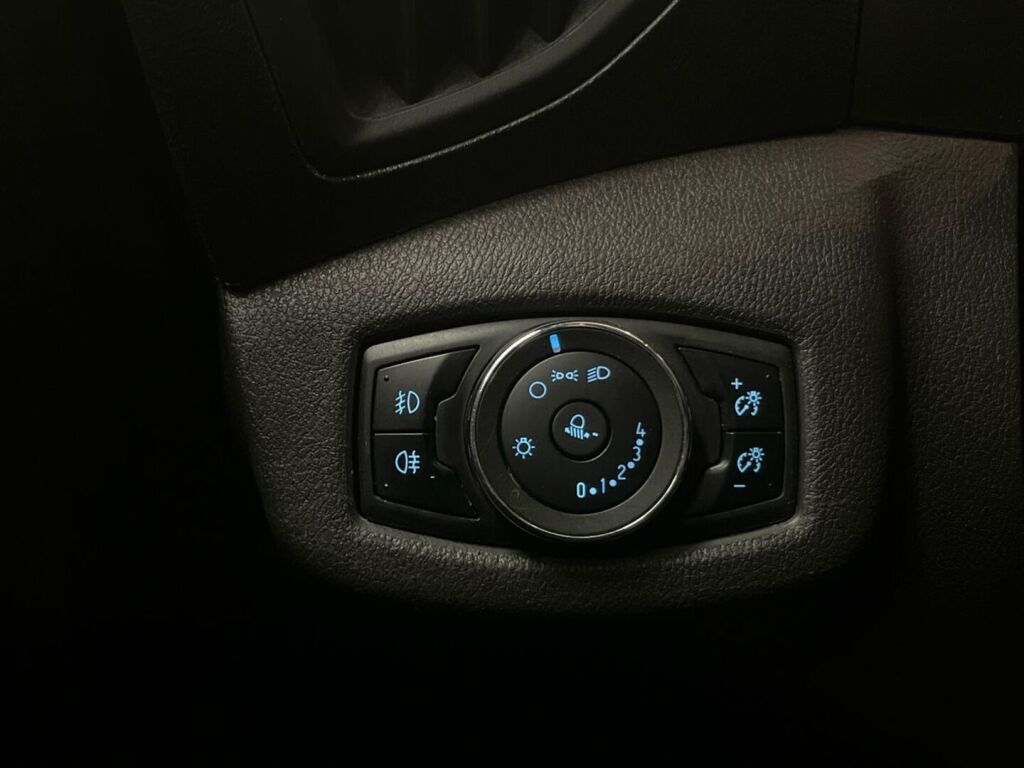 Ford Transit Connect 2017 Valkoinen