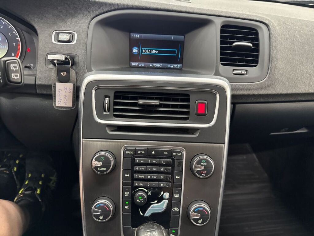 Volvo V60 2011 Valkoinen