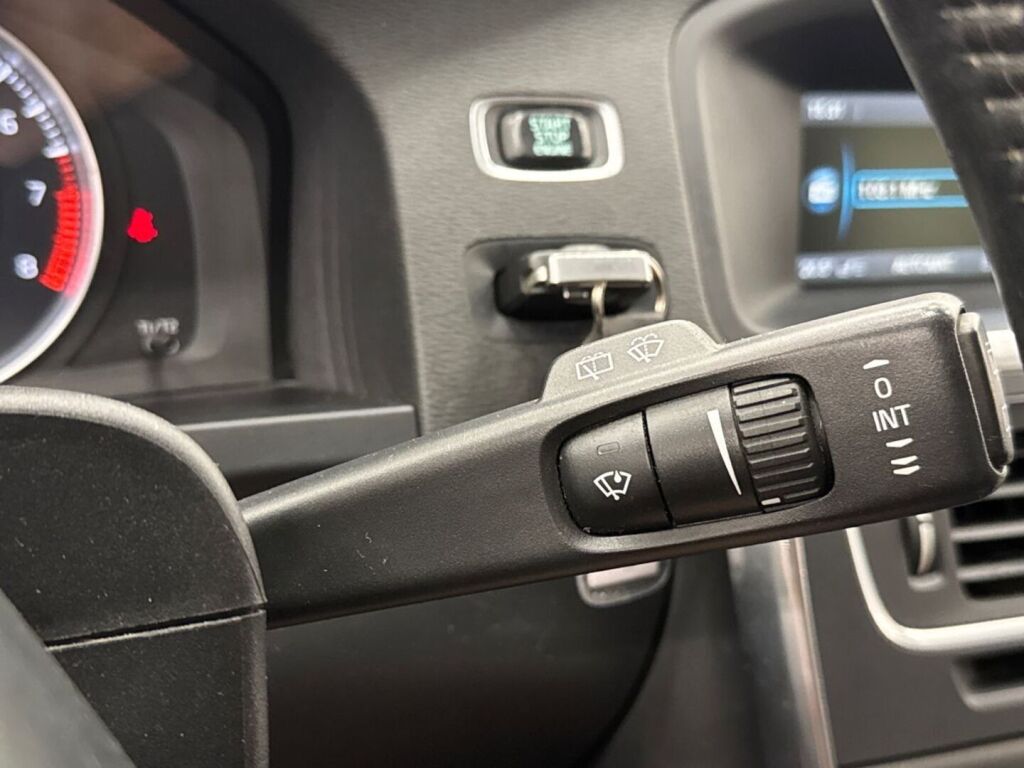 Volvo V60 2011 Valkoinen