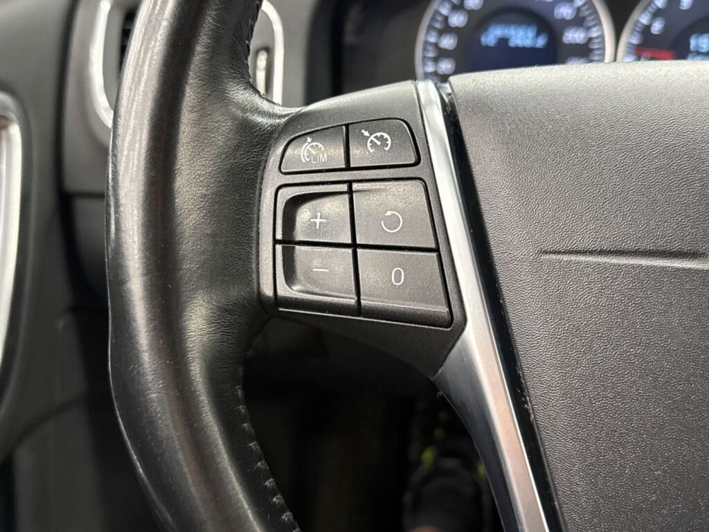 Volvo V60 2011 Valkoinen