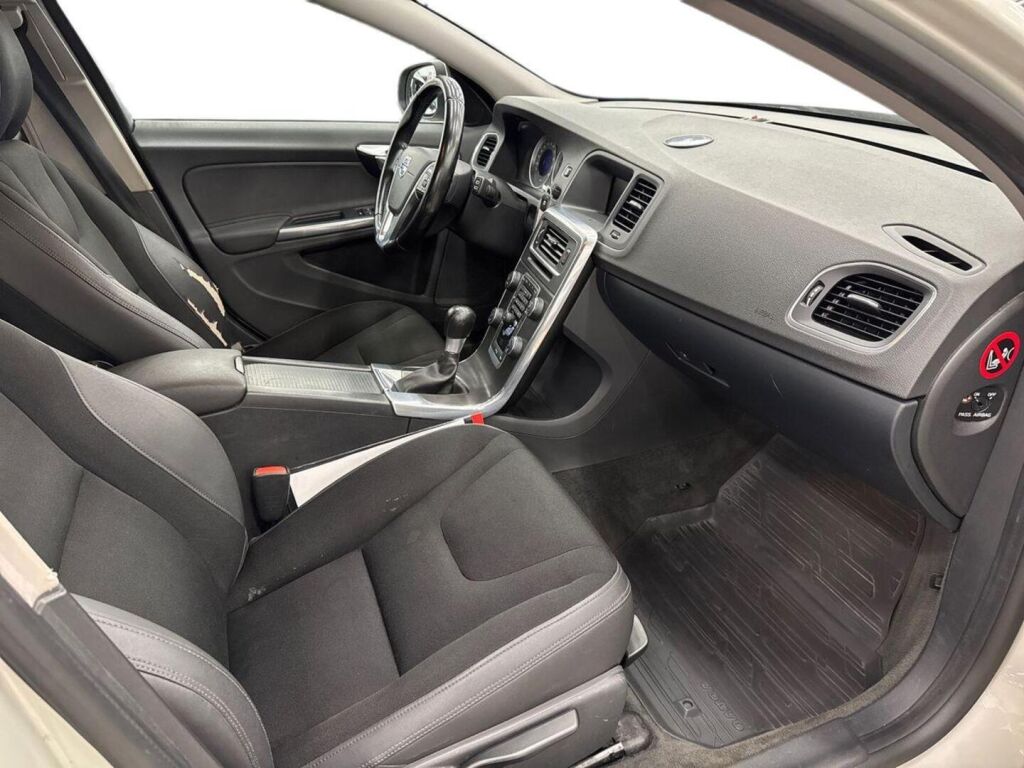 Volvo V60 2011 Valkoinen