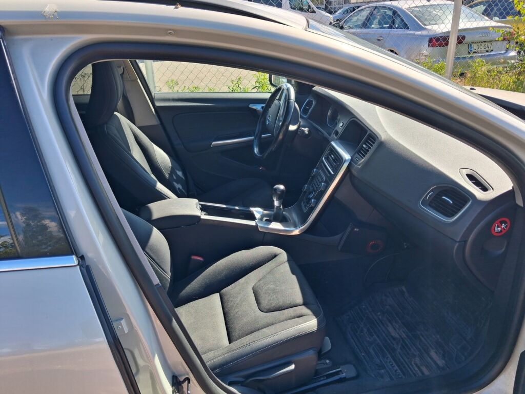 Volvo V60 2011 Valkoinen