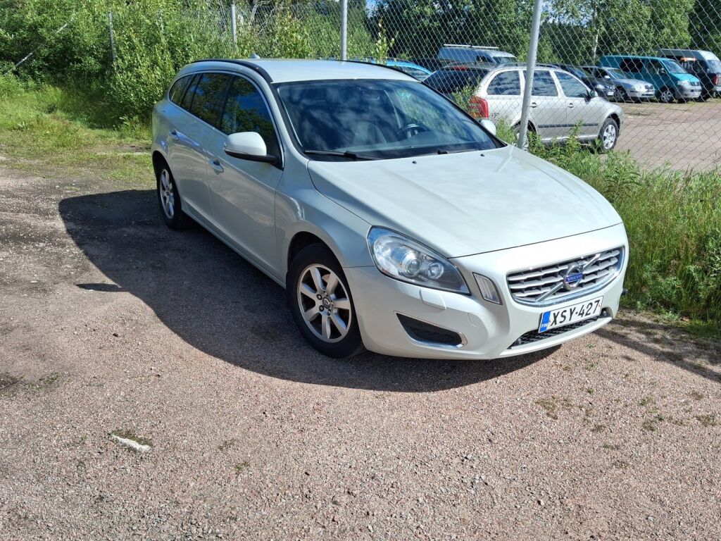 Volvo V60 2011 Valkoinen