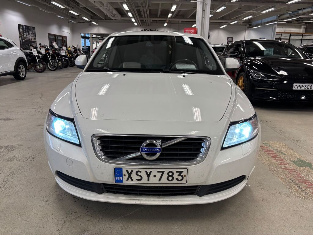 Volvo S40 2011 Valkoinen