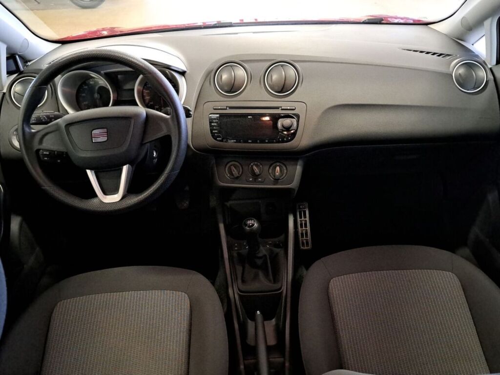 Seat Ibiza 2011 Punainen