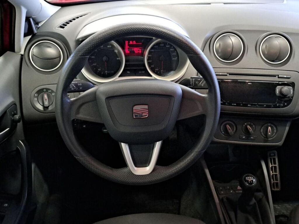 Seat Ibiza 2011 Punainen
