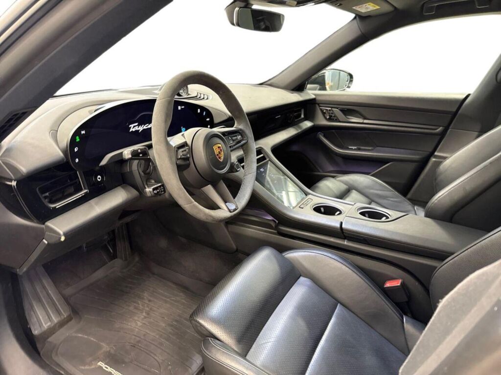 Porsche Taycan 2021 Harmaa