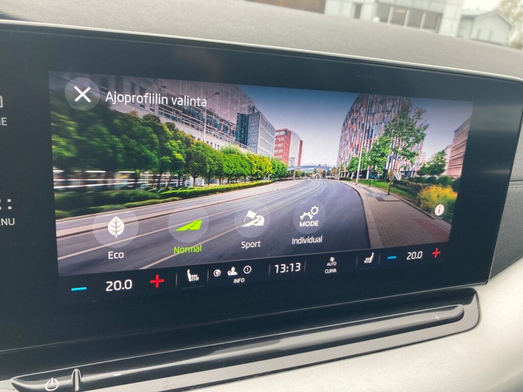 Skoda Octavia 2021 Metallinhohto Ruskea (beige)