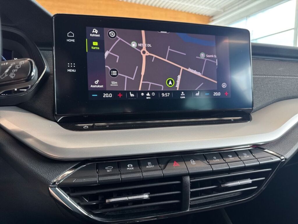 Skoda Octavia 2021 Metallinhohto Ruskea (beige)