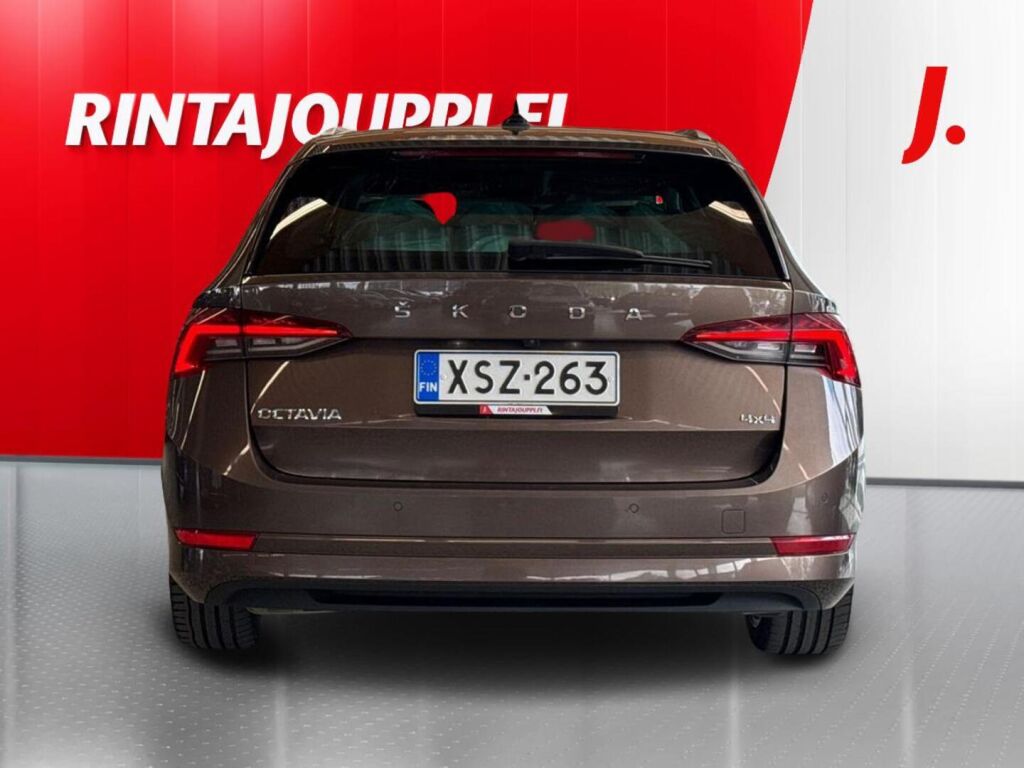 Skoda Octavia 2021 Metallinhohto Ruskea (beige)