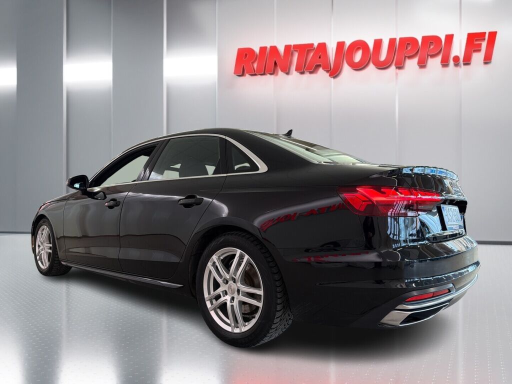 Audi A4 2021 Musta