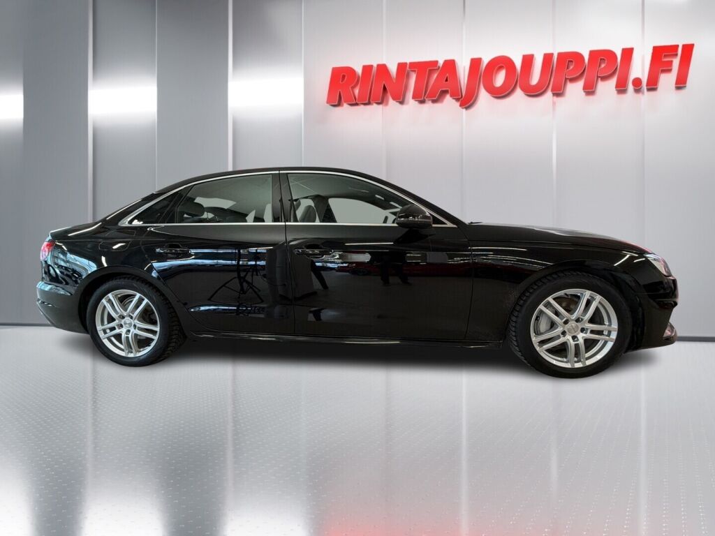 Audi A4 2021 Musta