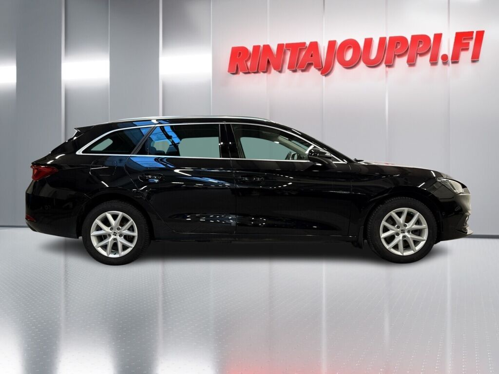 Seat Leon Sportstourer 2021 Musta