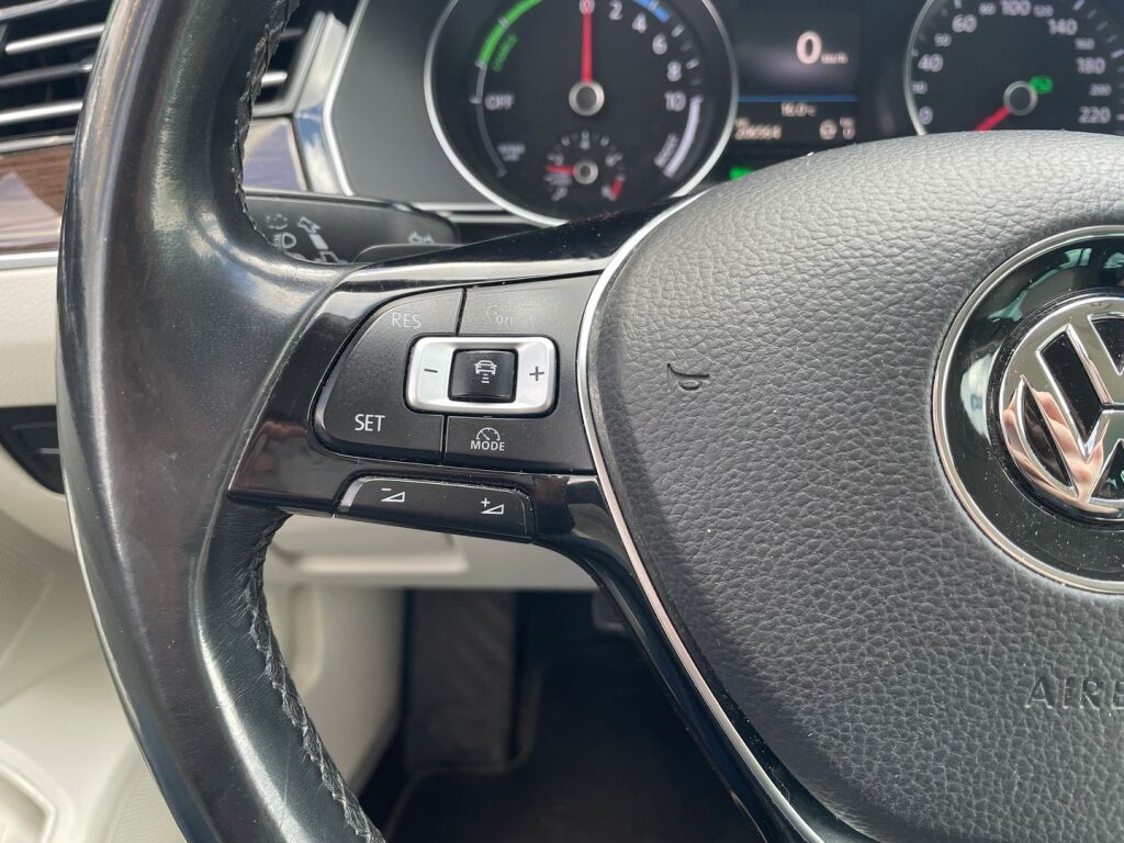 Volkswagen Passat 2017 Valkoinen