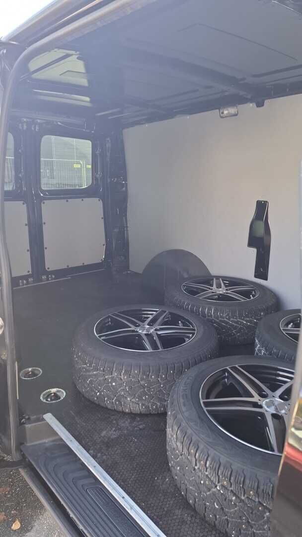 Mercedes-Benz Vito 2021 Musta