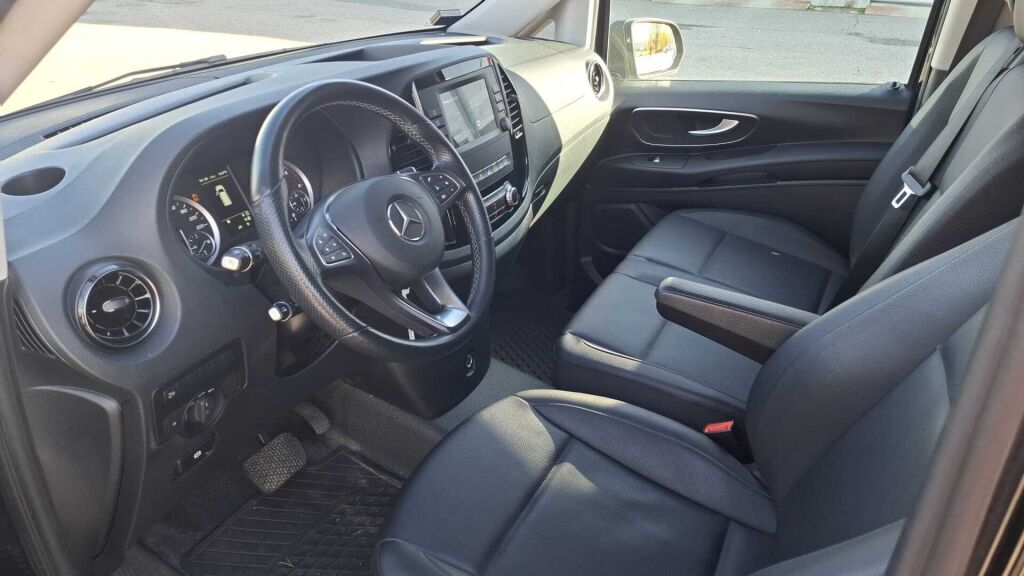 Mercedes-Benz Vito 2021 Musta