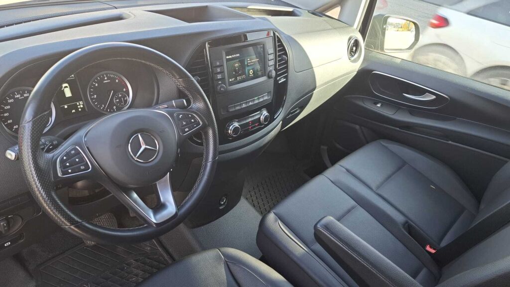 Mercedes-Benz Vito 2021 Musta