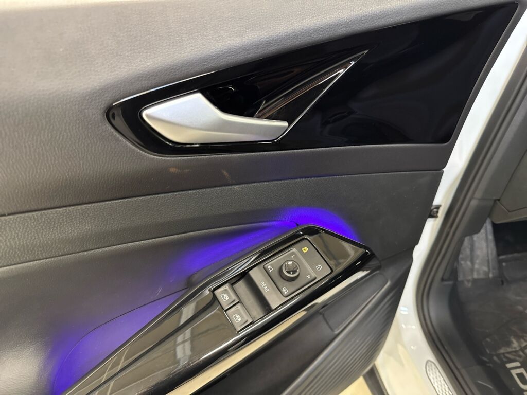 Volkswagen ID.5 2023 Valkoinen / Musta katto