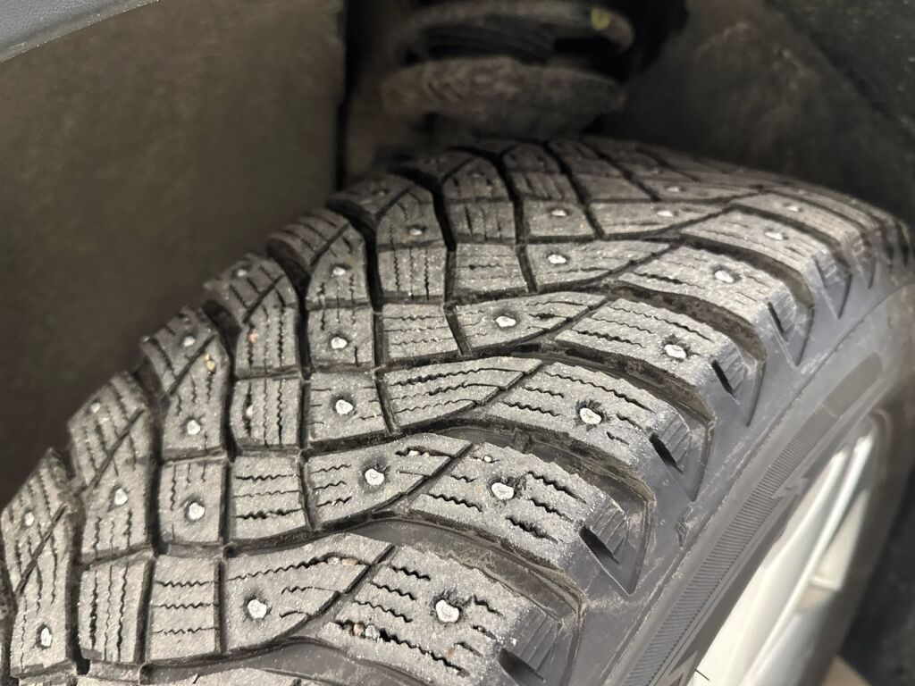 Volkswagen ID.5 2023 Valkoinen / Musta katto