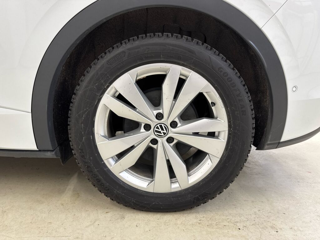 Volkswagen ID.5 2023 Valkoinen / Musta katto