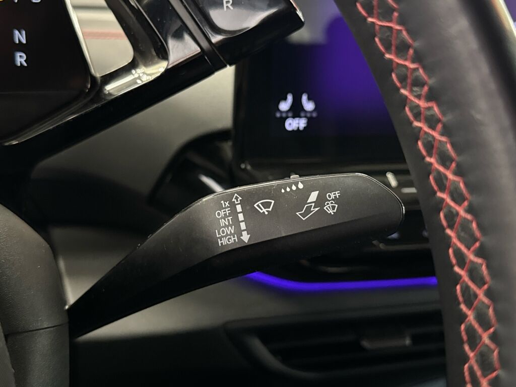 Volkswagen ID.5 2023 Valkoinen / Musta katto