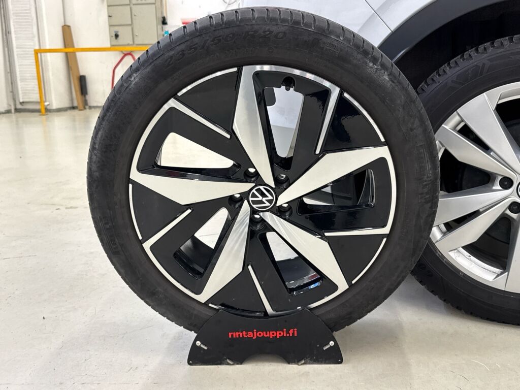 Volkswagen ID.5 2023 Valkoinen / Musta katto