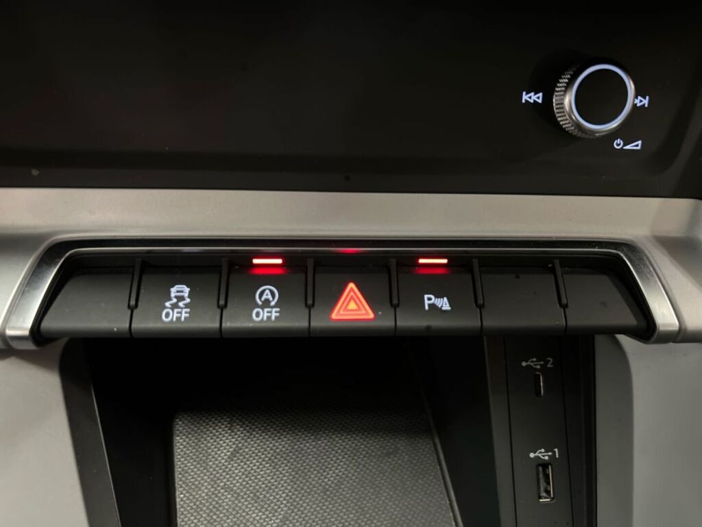 Audi Q3 2019 Valkoinen