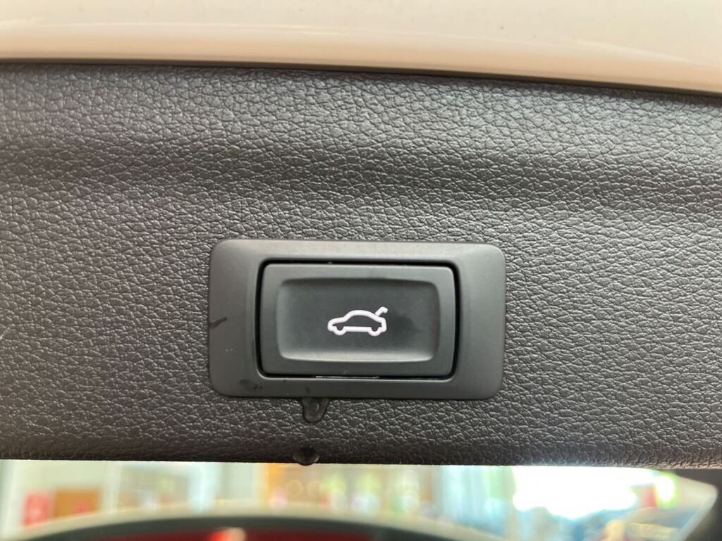 Audi Q3 2019 Valkoinen