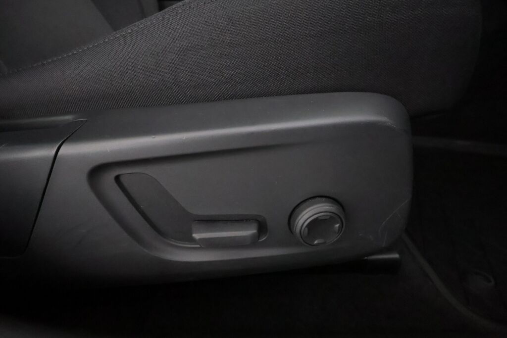 Polestar 2 2021 Harmaa