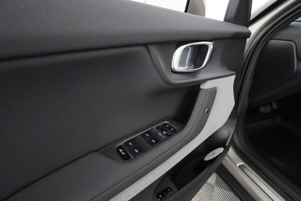 Polestar 2 2021 Harmaa