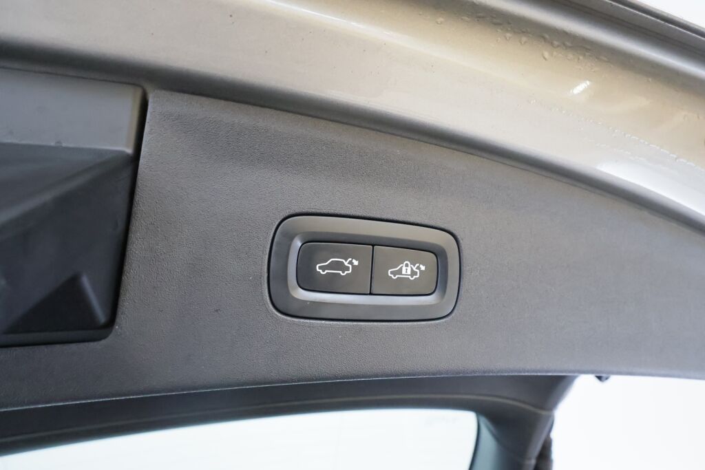 Polestar 2 2021 Harmaa