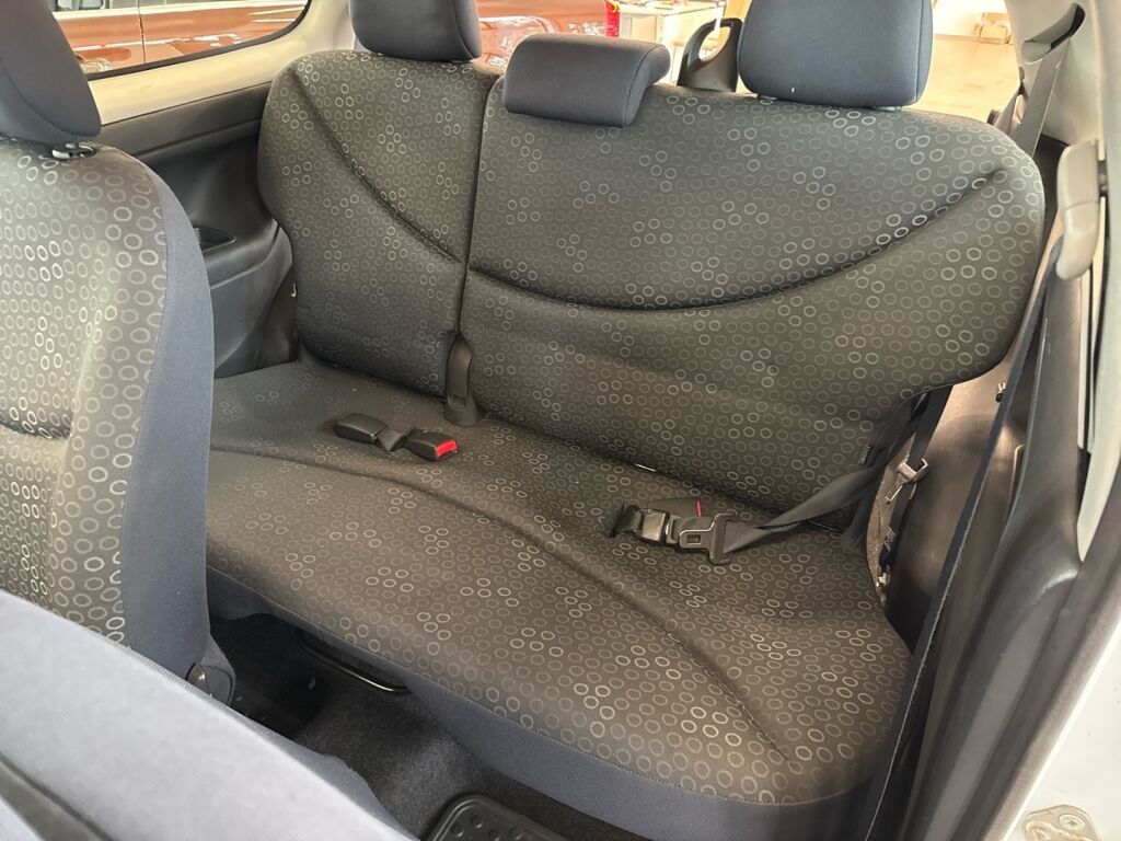 Toyota Yaris 2005 Valkoinen