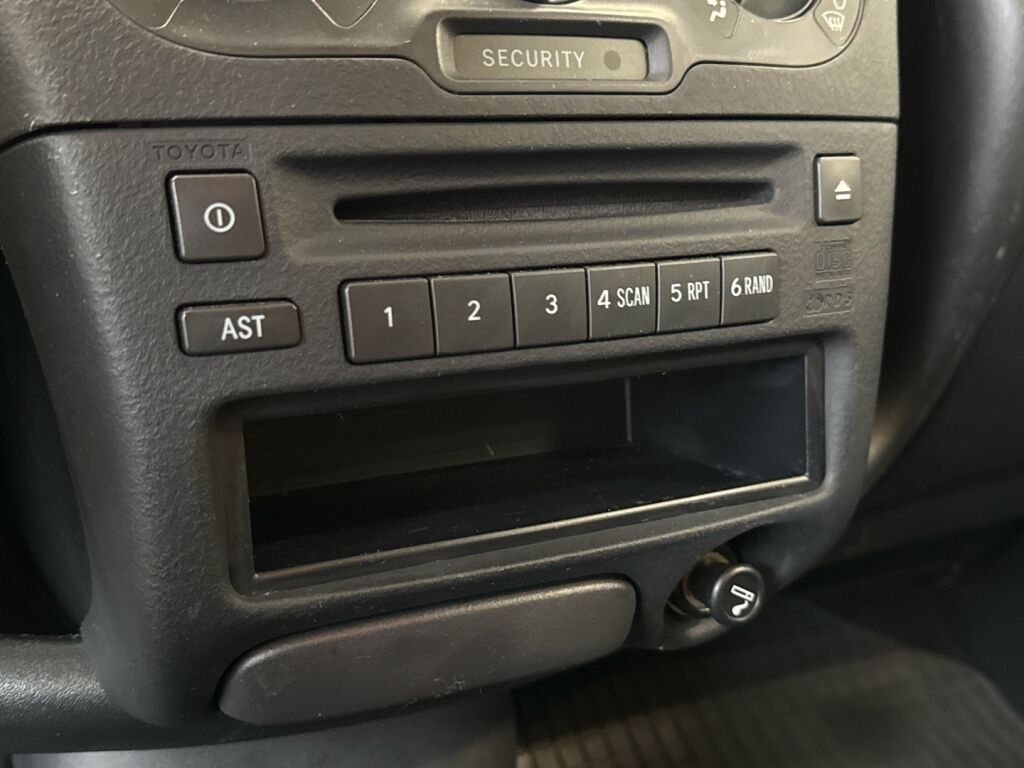 Toyota Yaris 2005 Valkoinen