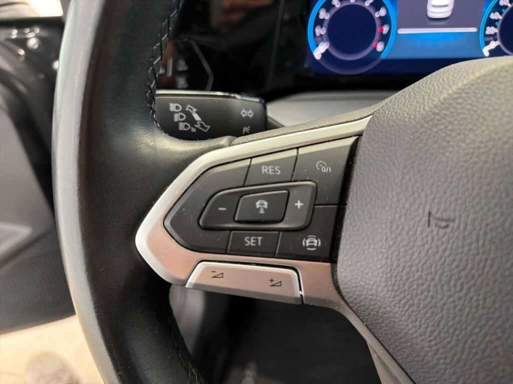 Volkswagen Golf 2022 Harmaa
